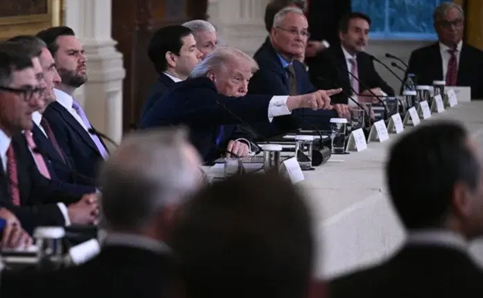 Trump pone como referente a Delcy Rodríguez para posible liderazgo en Irán amid negociaciones de paz