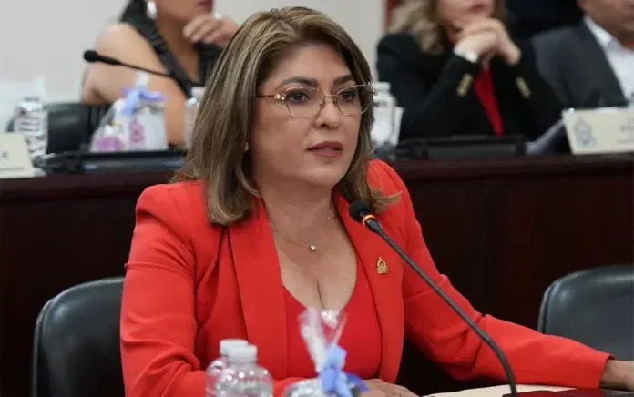 Entre rumores y versiones: diputadas niegan renuncia de Rebeca Ráquel y piden claridad institucional