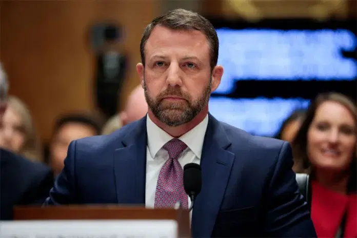 Markwayne Mullin asume liderazgo del Departamento de Seguridad Nacional en EE.UU.