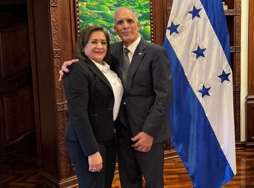Gladis Aurora López asume como delegada presidencial: compromiso y nuevos retos en Honduras
